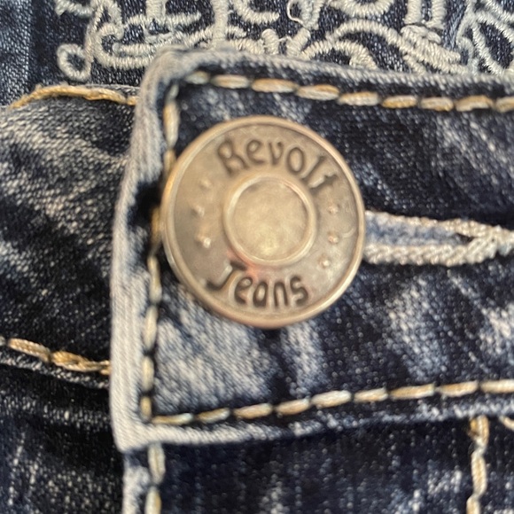 Revolt Size 12 Distressed Blue Jean Shorts - Picture 4 of 9